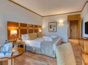 Отель Senator Parque Central