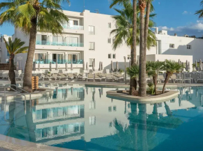 Cala Bona Hotel