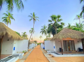 The Blue Lagoon Resort  Kalpitiya