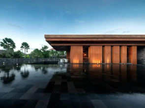 Indigo Bali Seminyak Beach Hotel