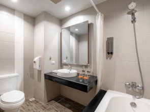 Kata Sea Breeze Resort