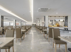 Alua Leo Hotel