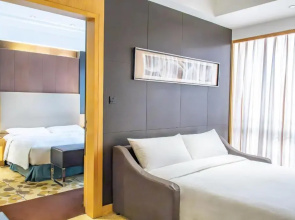 Отель Courtyard by Marriott Shanghai Central