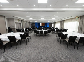 DoubleTree by Hilton Edinburgh Airport