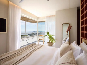 Sea View Beach Penthouse – Athens Coast