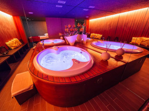 Maestral Resort & Casino