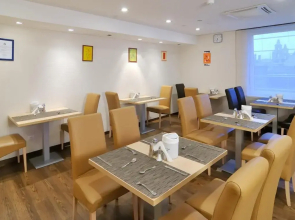 Promenade City Hotel