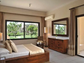 Отель JAZ Neo Saraya Palms