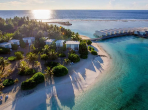 Holiday Inn Resort Kandooma Maldives by IHG