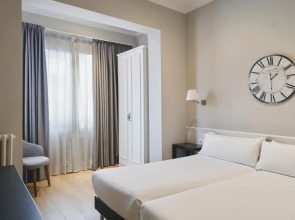 Отель Meson Castilla Atiram 