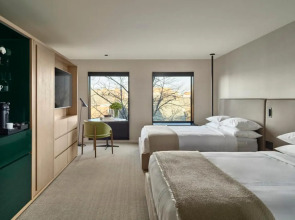 Hotel AKA Alexandria