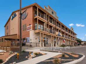 Best Western Bandera Suites & Saloon