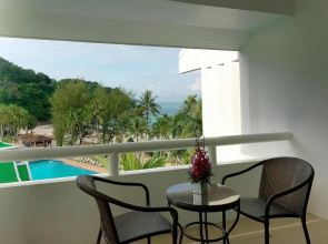 Le Meridien Phuket Beach Resort