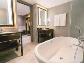 Centara Grand & Bangkok Convention Centre at CentralWorld