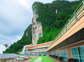 Phi Phi Cliff Beach Resort