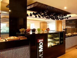 Отель Courtyard by Marriott Shanghai Central