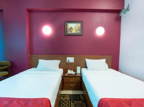 Hotel Express Inn Next To BigBazar	