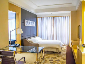 Отель Courtyard by Marriott Shanghai Central
