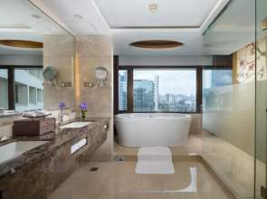 Отель The Garden Hotel Guangzhou