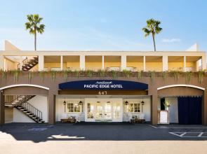 Pacific Edge Hotel