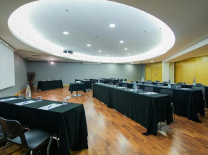 Отель Eurohotel Barcelona Gran Via Fira