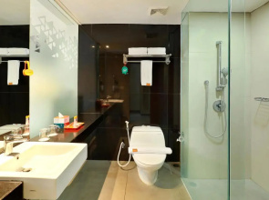Отель Harris Hotel Seminyak Bali