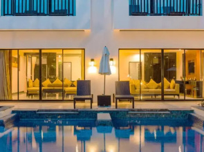 Horizon Karon Beach Resort & Spa