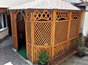 Uyutny Dvorik Guest House