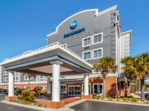 Best Western Airport Inn & Suites