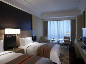 Отель Courtyard by Marriott Shanghai Central