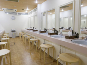 Shinjuku Kuyakusho-mae Capsule Hotel