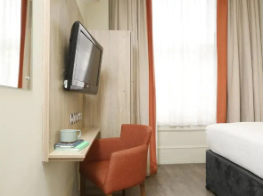 Cairn Hotel