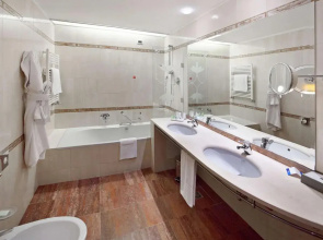 Отель NH Milano Machiavelli