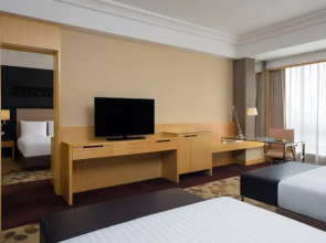 Отель Courtyard by Marriott Shanghai Central