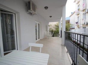 Villa Flora Guest House