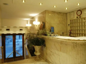 Hotel Tritone