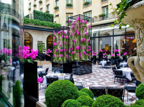 Отель Four Seasons George V