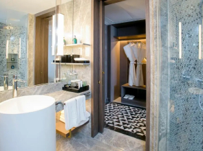 Centara Grand & Bangkok Convention Centre at CentralWorld