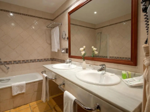 Отель IPV Palace & Spa