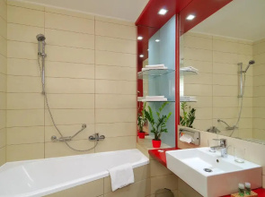 Promenade City Hotel