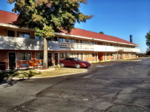 Americas Best Value Inn & Suites Little Rock at Scott Hamilton Dr