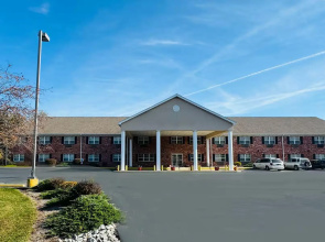 Baymont by Wyndham Chester IL Hotel