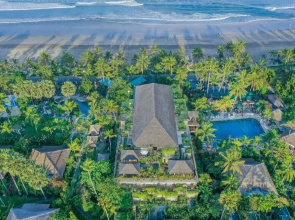 Legian Beach Hotel