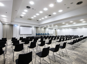 Courtyard by Marriott Warsaw Airport