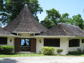 4 BR Oceanfront Family Villa - Ocho Rios - PRJ 1236