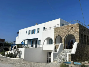 Agia Anna Hotel