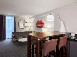 The LINQ Hotel & Casino – A Caesars Rewards Destination