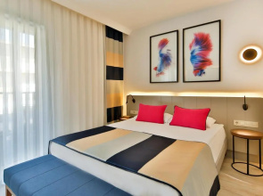 Crystal Flora Beach Resort – All Inclusive