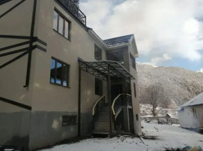 Shosh Guest house