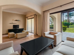 Отель JAZ Neo Saraya Palms